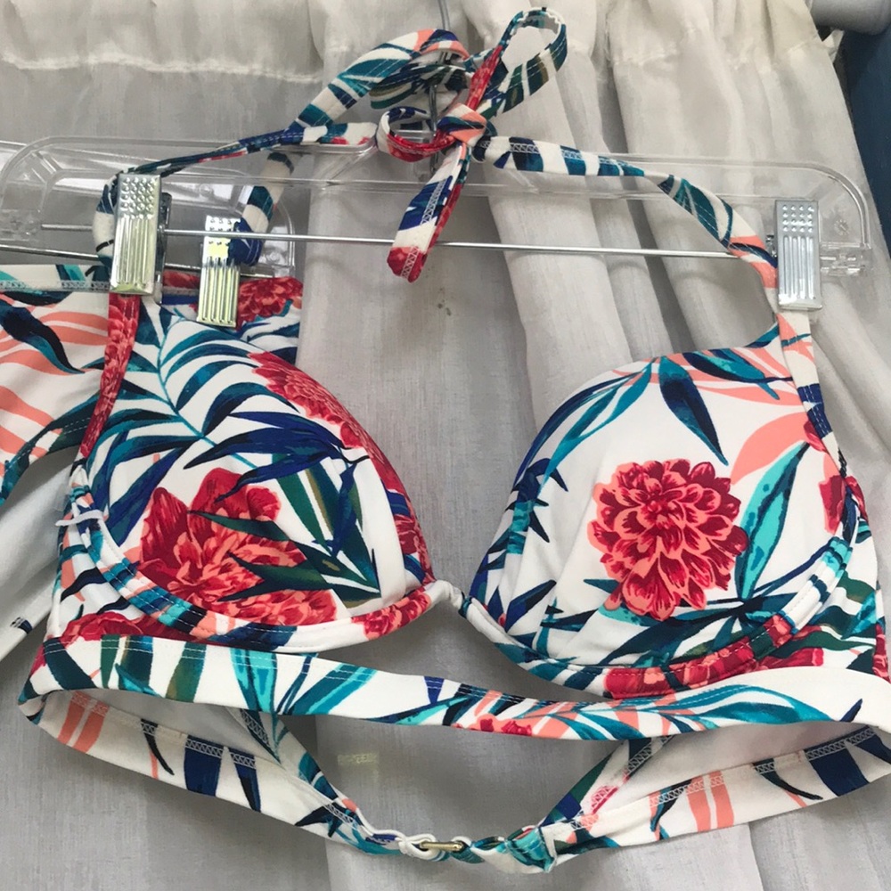 George bikini - Picture 2 of 10